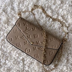 Beautiful LV Félicie Pochette in turtledove